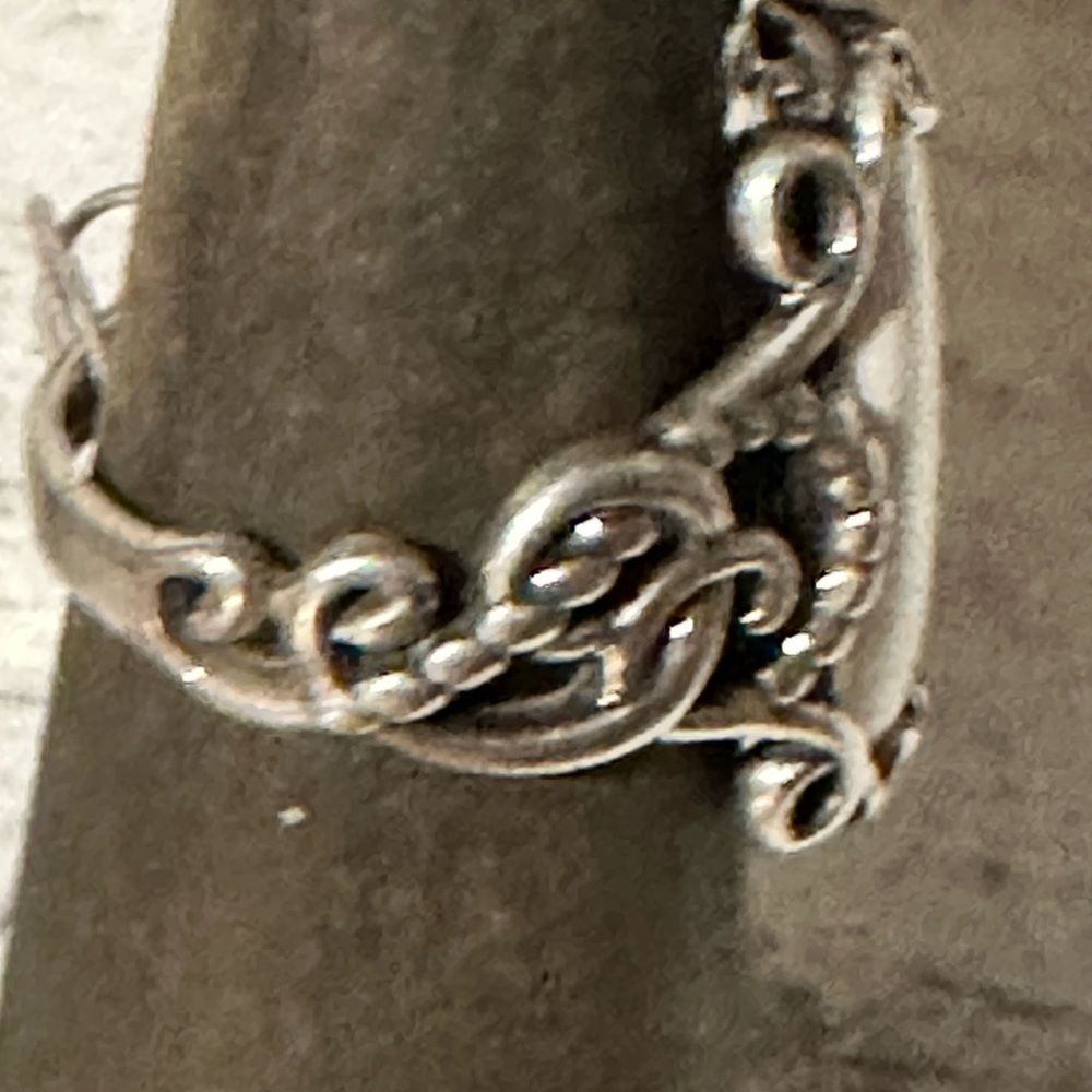 Carolyn Pollack Silver and Cream Ring - Picture 4 of 7